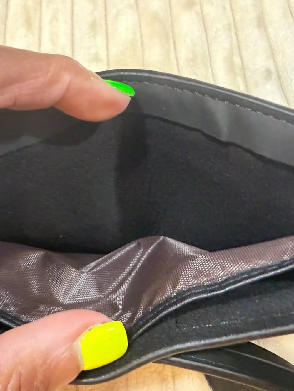 HUMERS Fashion Black Bifold Wallet with Zipper Coin Pocket